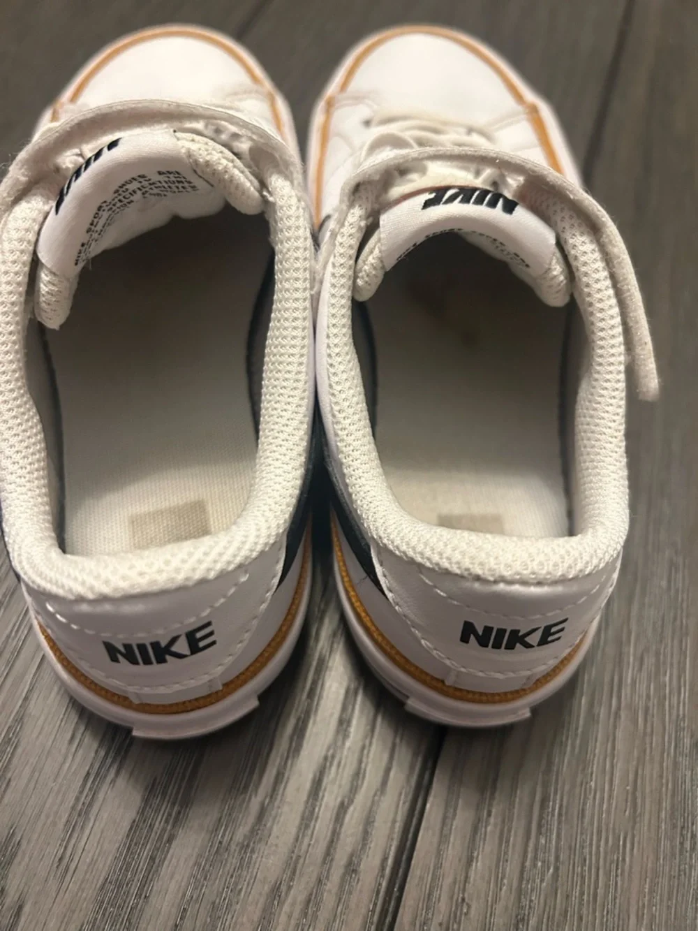 Nike Court Legacy Sneaker - Picture 9 of 11